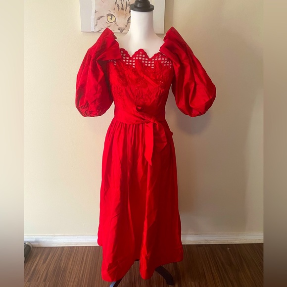 Super Cute Red Dress - Picture 1 of 7